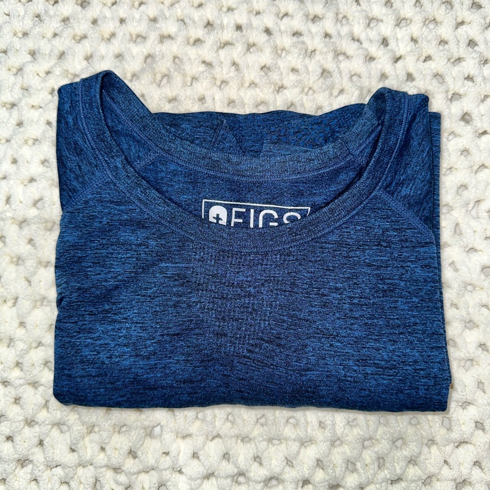 FIGS Makato Longsleeve Underscrub
(Purchased as Men Style)